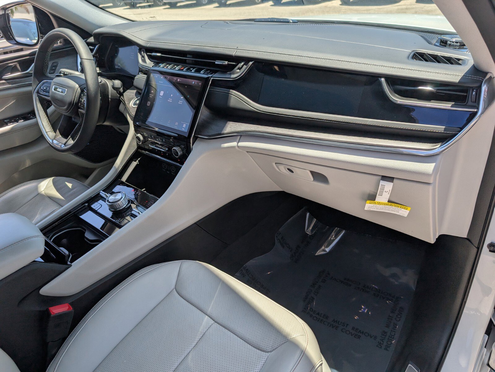 Used 2022 Jeep Grand Cherokee Overland AWD/4WD image 20