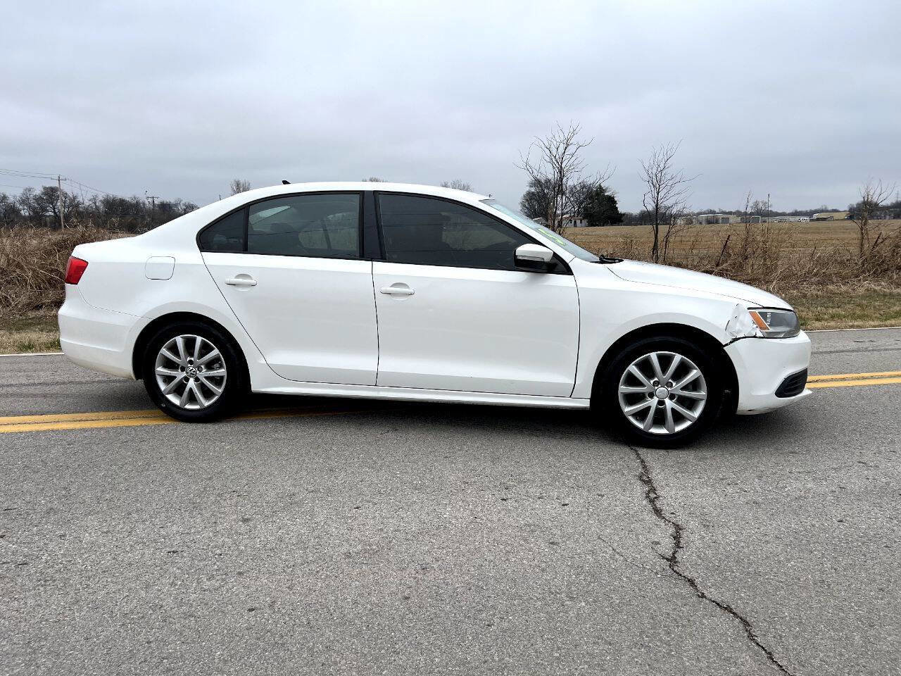 Used 2012 Volkswagen Jetta SE image 2