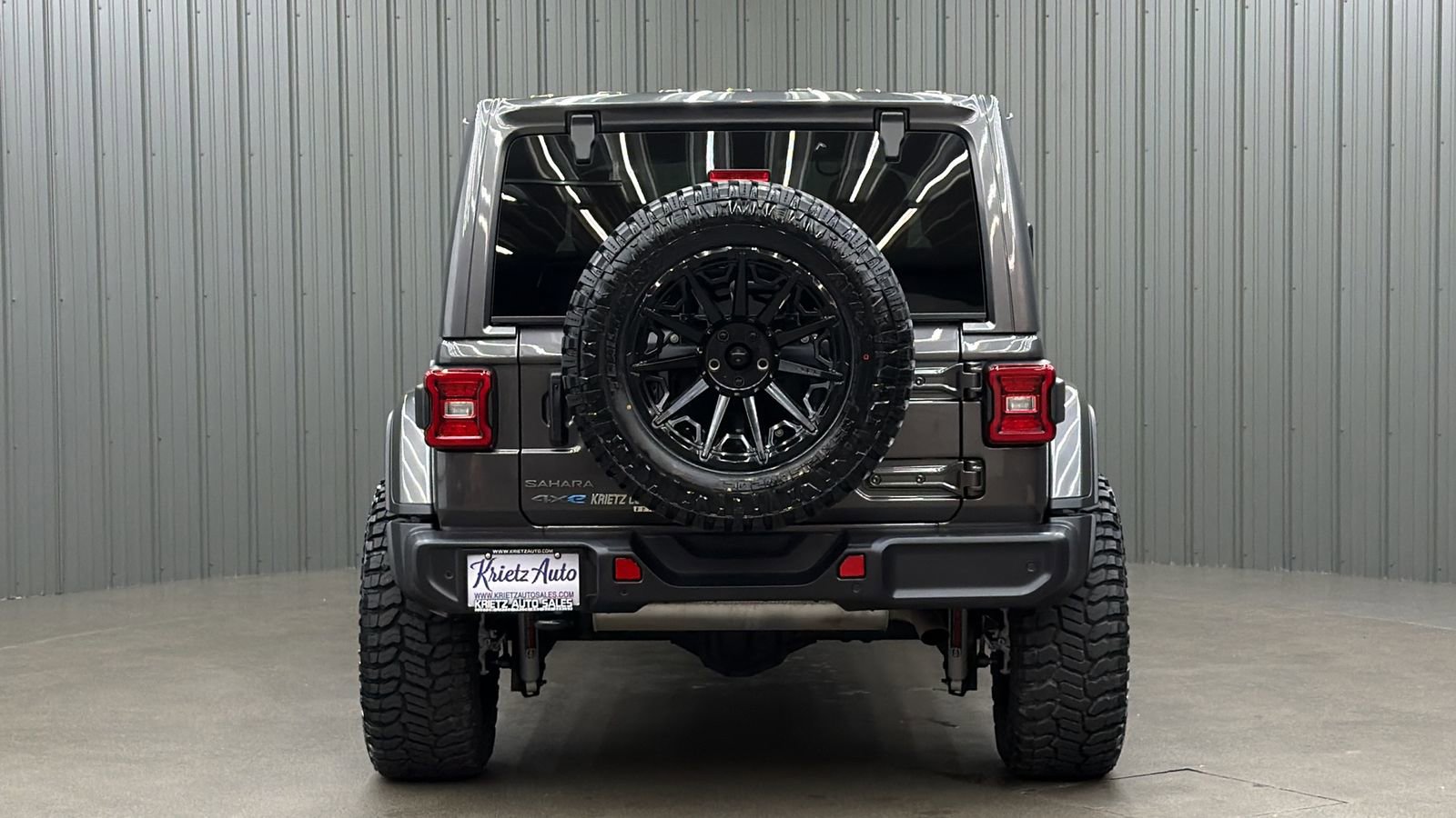 Used 2025 Jeep Wrangler Unlimited Sahara w/ Safety Group AWD/4WD image 4