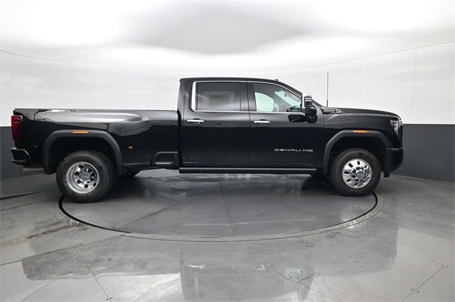 New 2026 GMC Sierra 3500 Denali Ultimate image 4