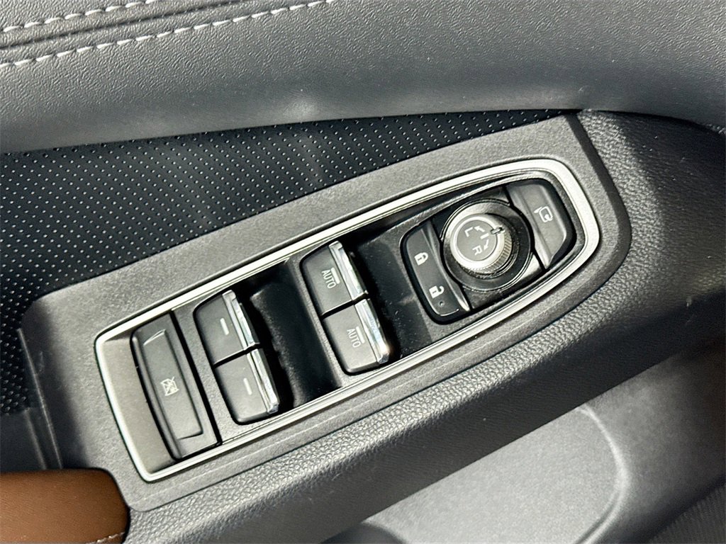 Used 2023 Subaru Ascent Touring image 16