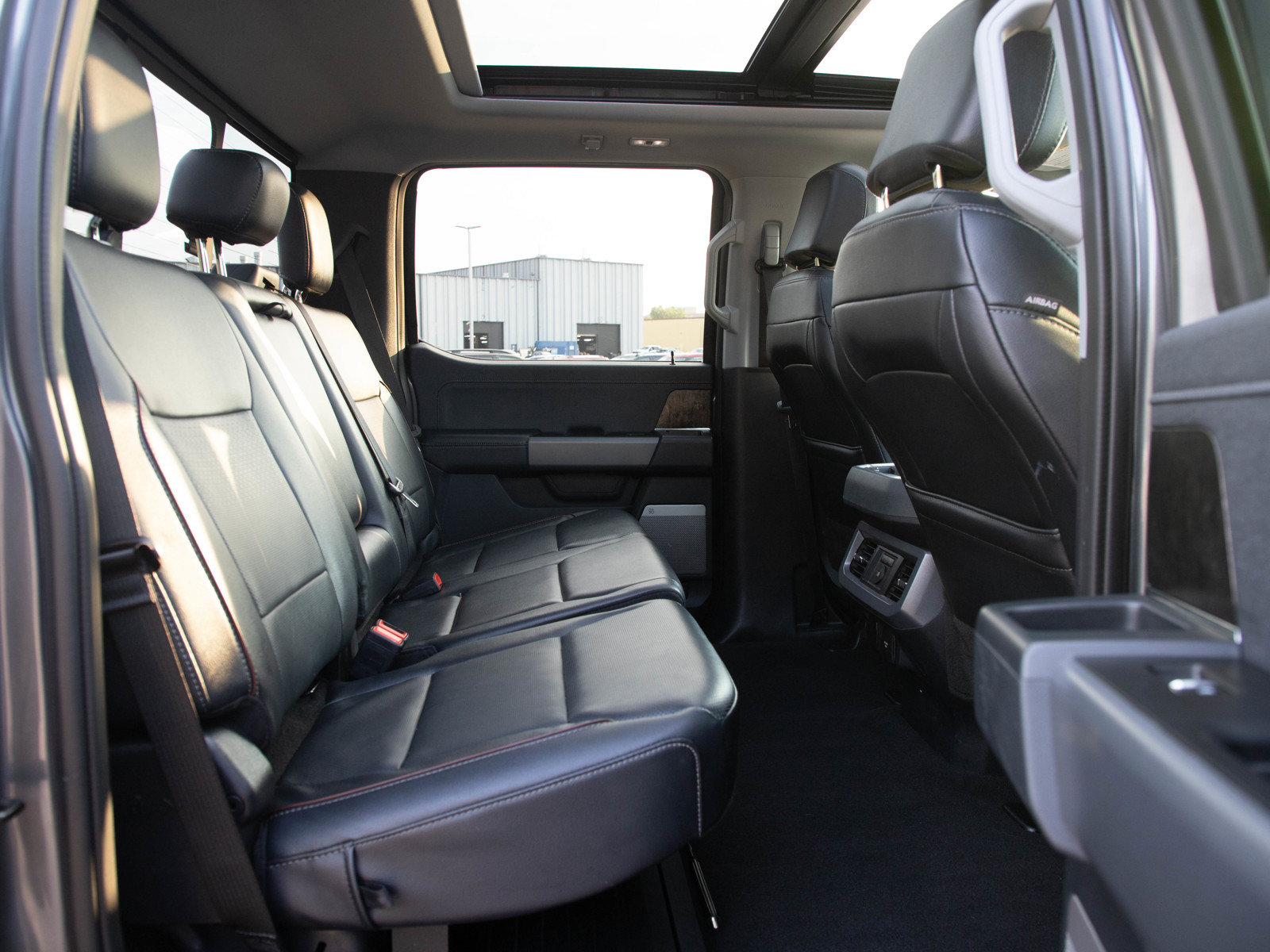 Used 2024 Ford F250 Lariat w/ Lariat Ultimate Package AWD/4WD image 14