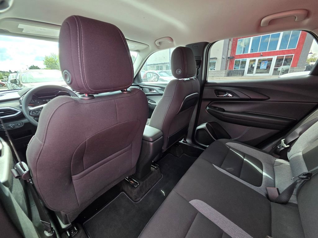 Used 2023 Chevrolet TrailBlazer LT FWD image 11
