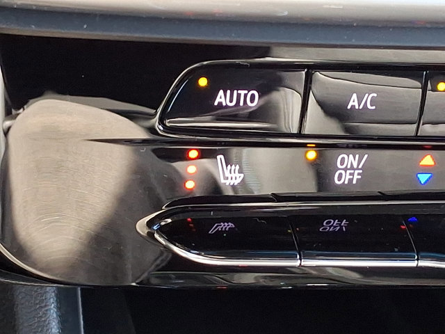 Used 2023 Chevrolet Bolt LT w/ Infotainment Package image 22