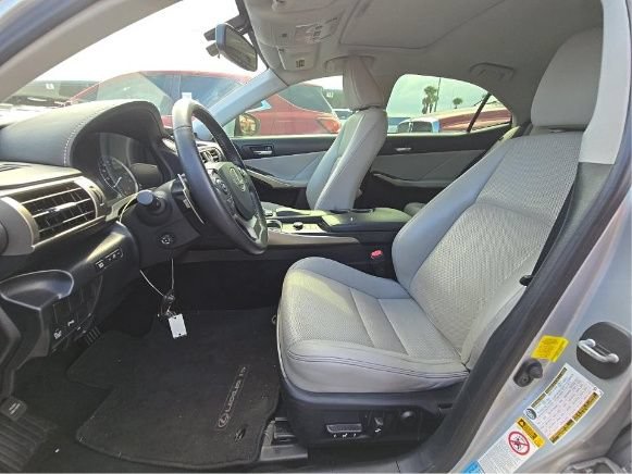 Used 2016 Lexus IS 350 w/ Navigation System Package RWD image 4