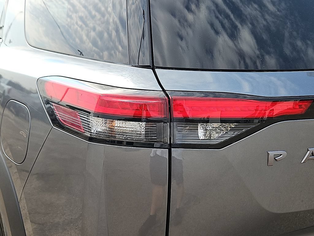 Used 2026 Nissan Pathfinder SV FWD image 7