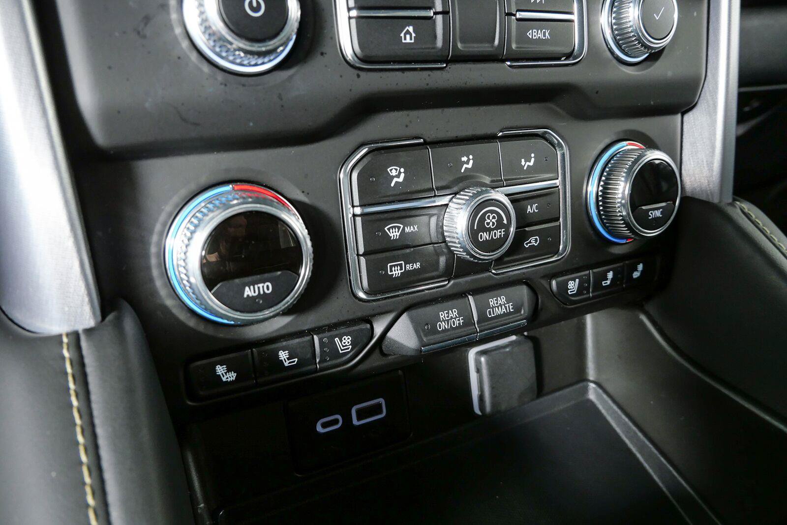 Used 2023 GMC Yukon XL SLT w/ SLT Luxury Package RWD image 5