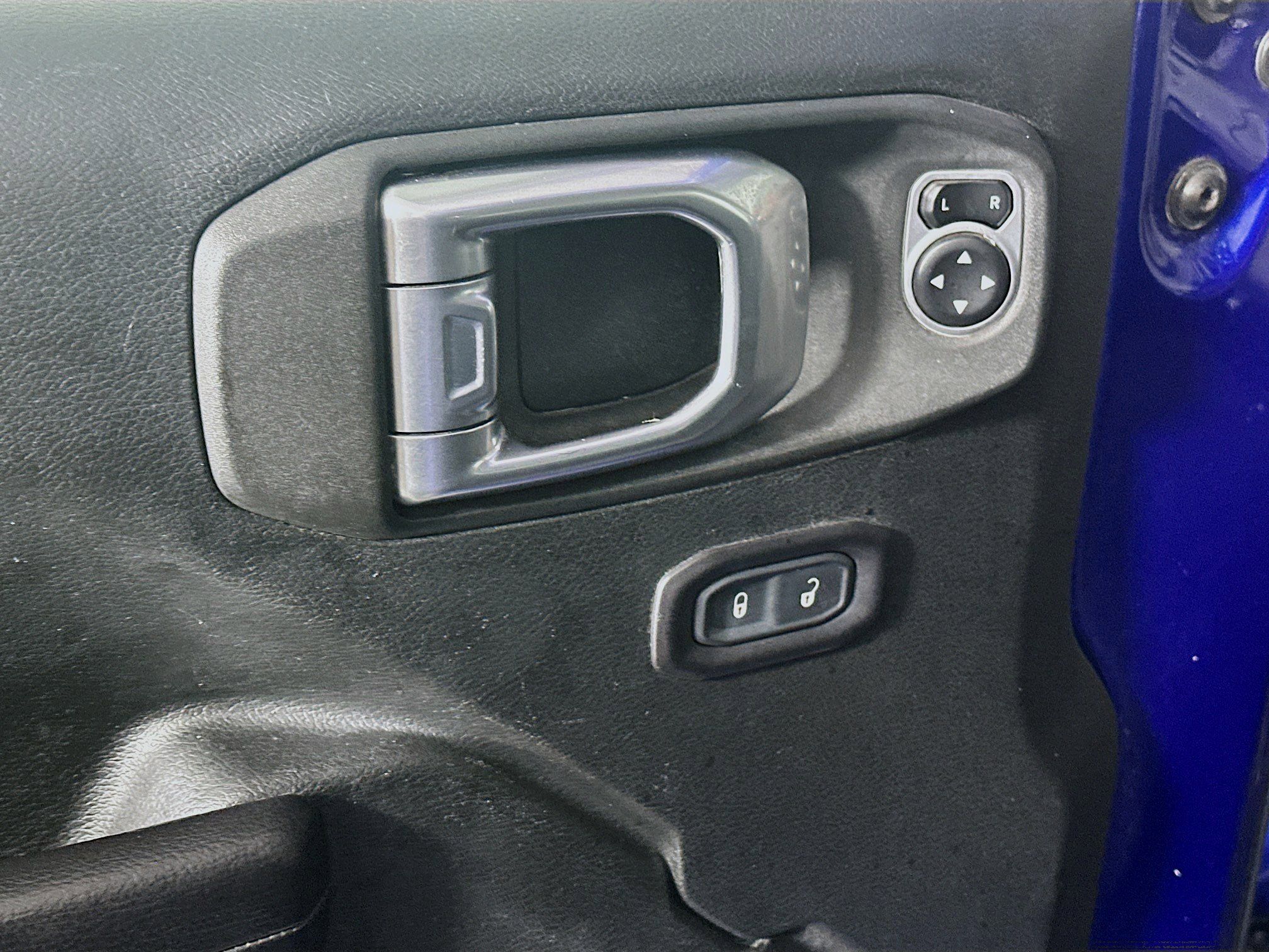 Used 2018 Jeep Wrangler Unlimited Rubicon AWD/4WD image 15