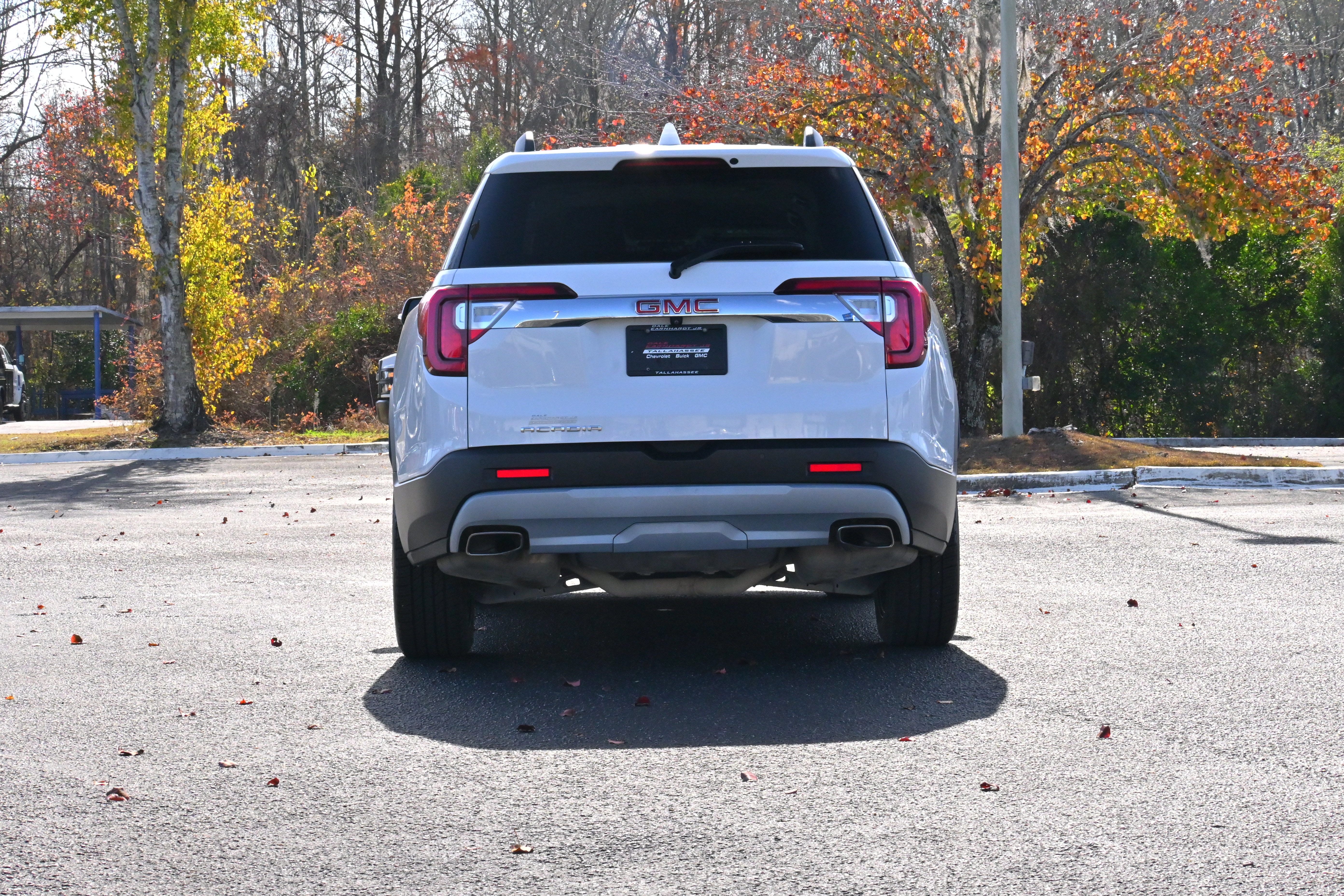 Used 2022 GMC Acadia SLT w/ Technology Package image 31