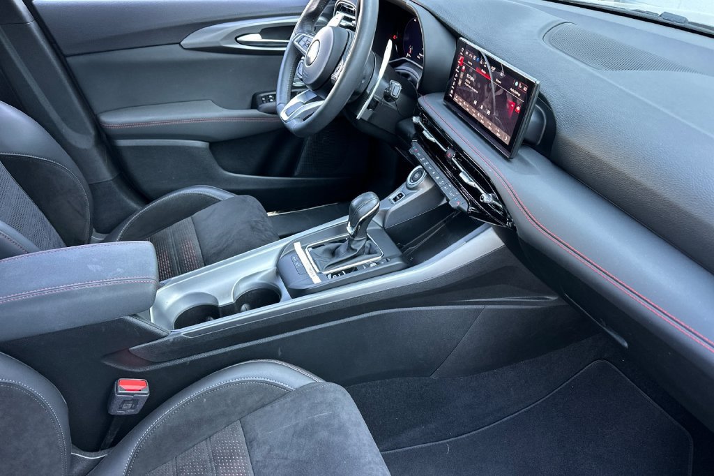 Used 2024 Dodge Hornet R/T Plus AWD/4WD image 16