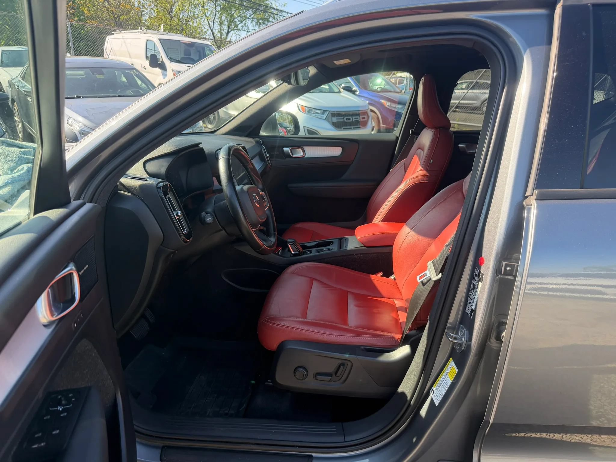 Used 2019 Volvo XC40 T5 Momentum AWD/4WD image 21