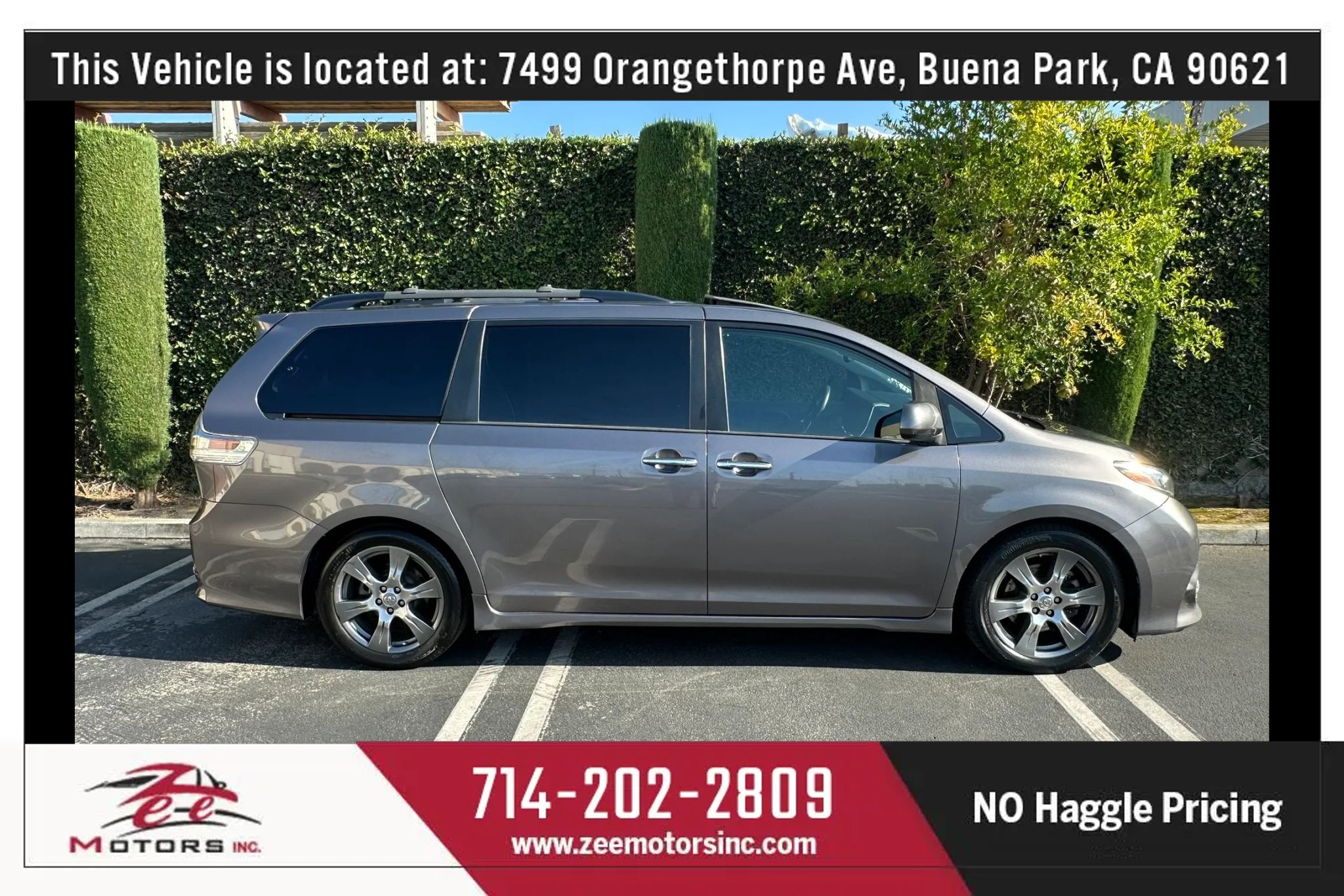 Used 2017 Toyota Sienna SE Premium w/ Cargo Management Package FWD image 5