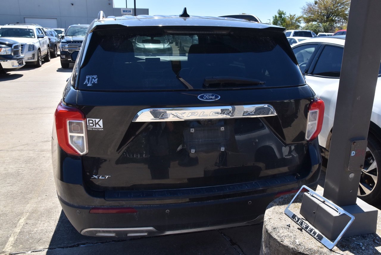 Used 2023 Ford Explorer XLT w/ Equipment Group 202A RWD image 6