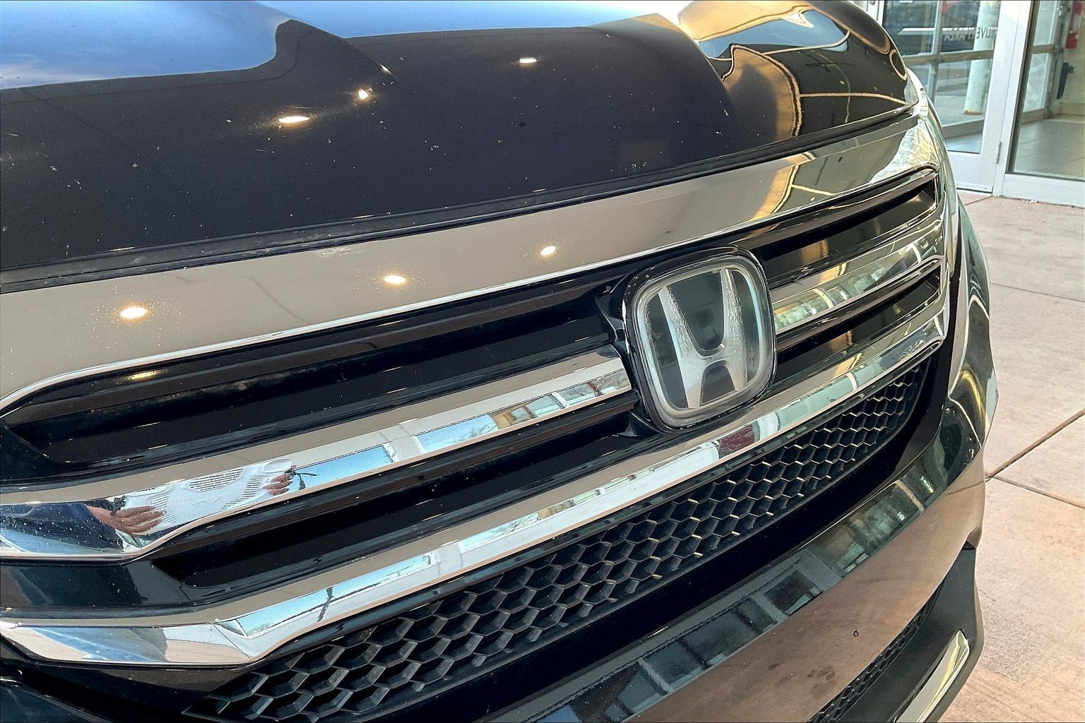 Used 2017 Honda Pilot Elite image 32