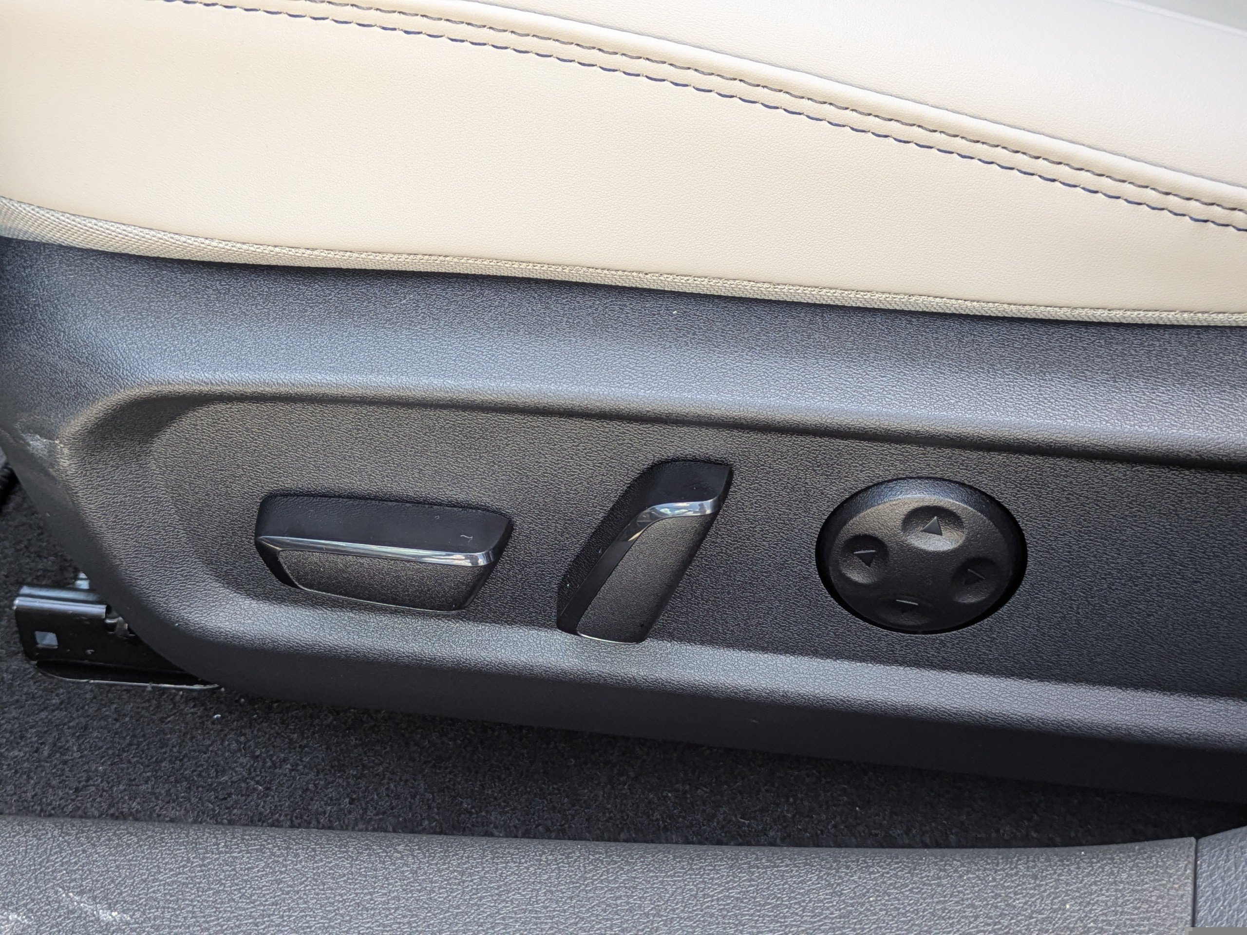 New 2026 Nissan Sentra SL w/ Floor Mat Package FWD image 21