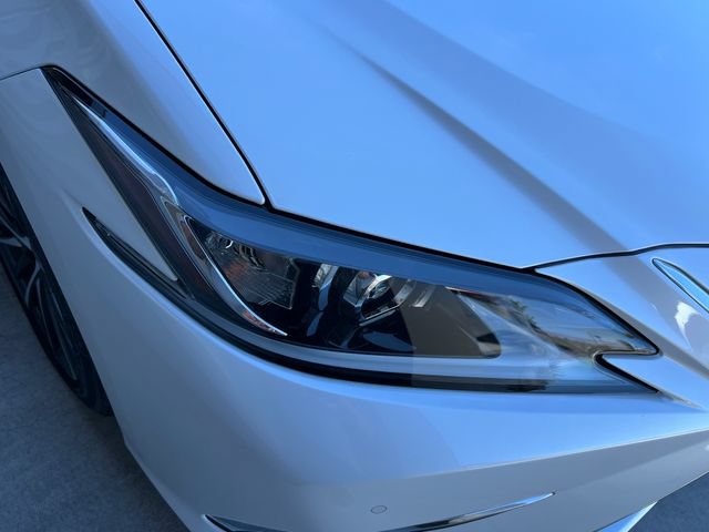 Used 2025 Lexus ES 300h w/ Premium Package FWD image 18