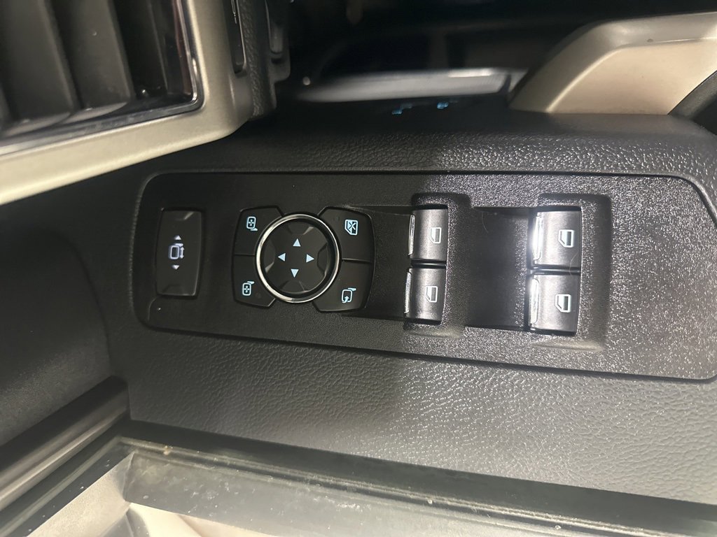 Used 2022 Ford F250 Lariat w/ Tremor Off-Road Package image 31