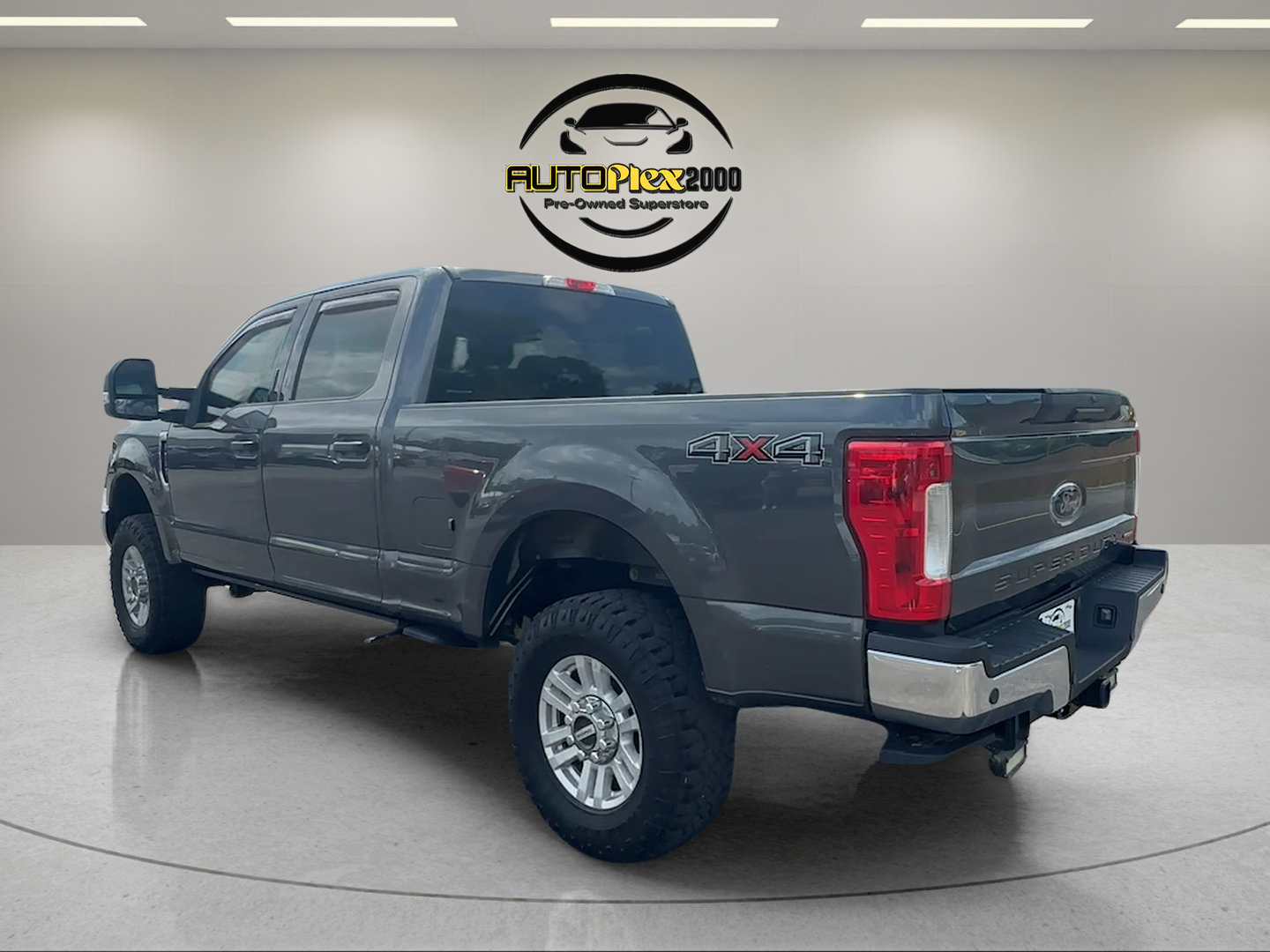 Used 2017 Ford F250 XLT w/ XLT Value Package AWD/4WD image 5