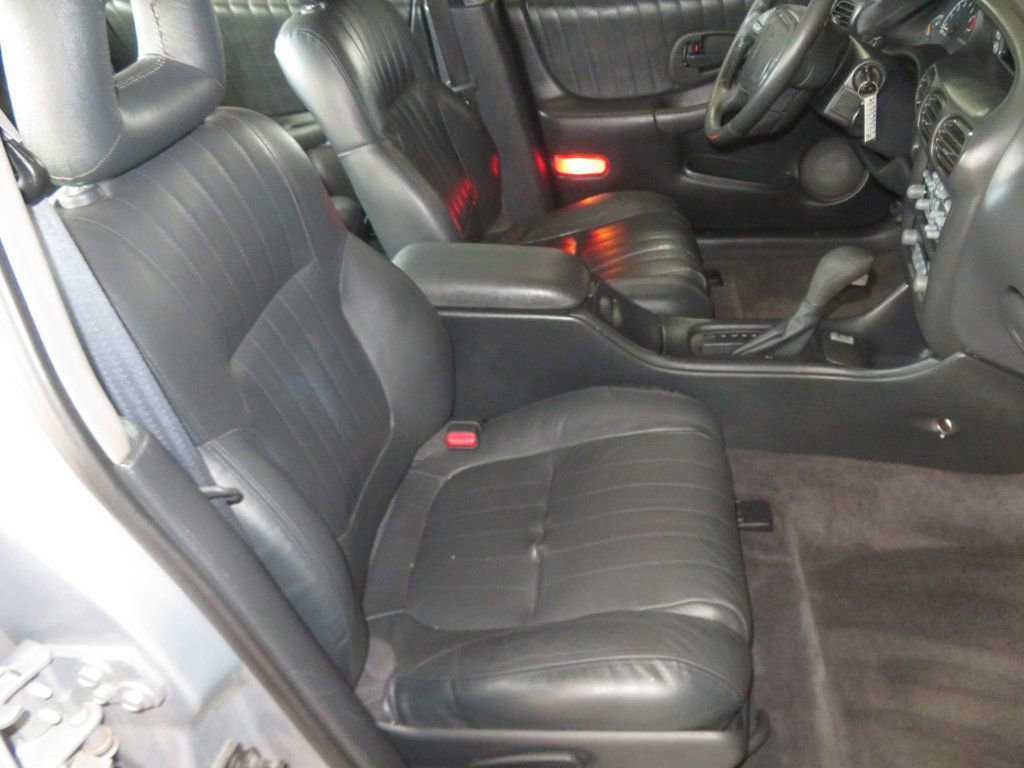 Used 2000 Pontiac Grand Prix GTP w/ Opt Pkg image 32