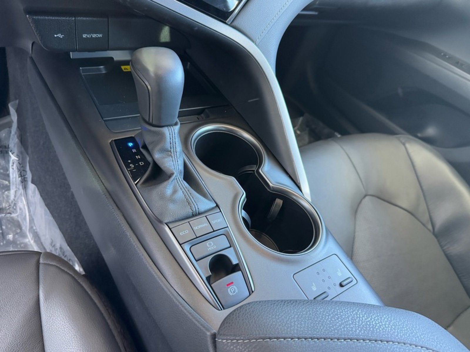 Used 2024 Toyota Camry XSE image 11