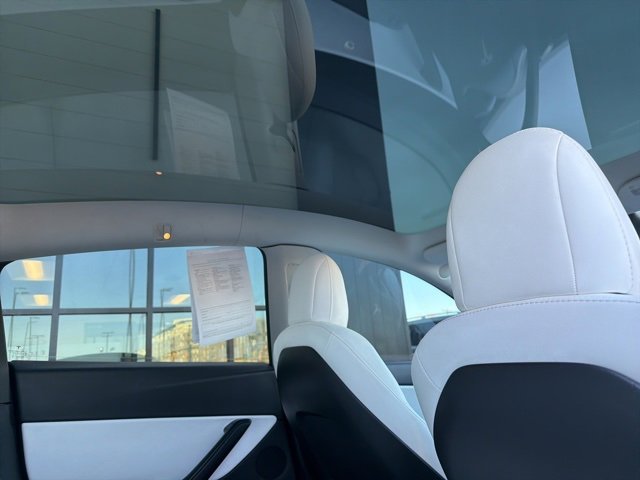 Used 2020 Tesla Model Y Long Range image 16