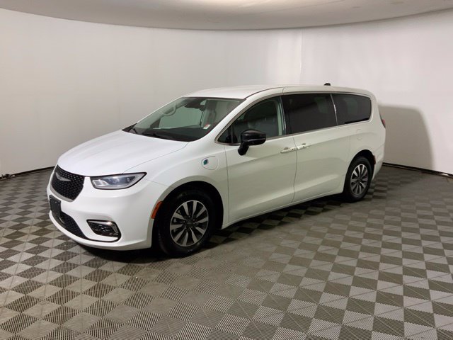 Used 2024 Chrysler Pacifica Limited FWD image 12