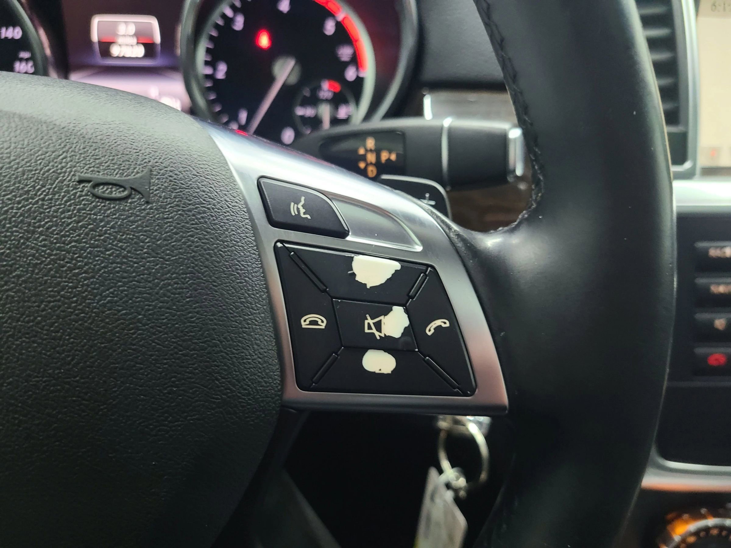 Used 2016 Mercedes-Benz GL 320 BlueTEC 4MATIC w/ Premium I Package image 32