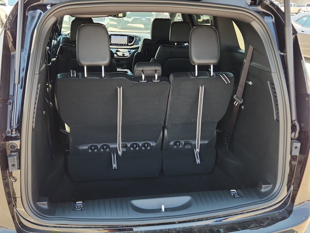 New 2026 Chrysler Pacifica Select FWD image 10