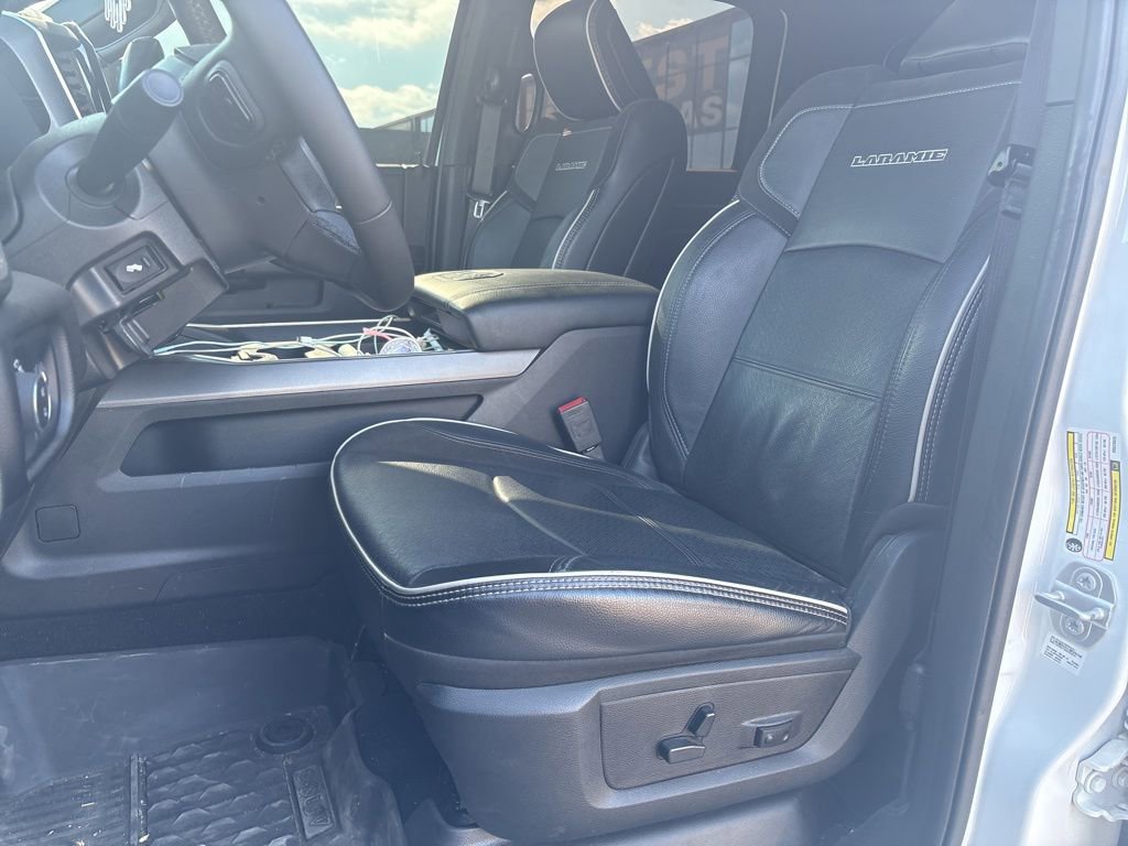Used 2025 RAM 2500 Laramie w/ Sport Appearance Package image 5