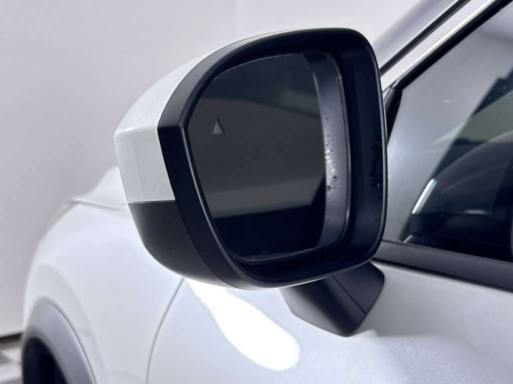 Used 2024 Nissan Rogue SV w/ SV Premium Package image 23