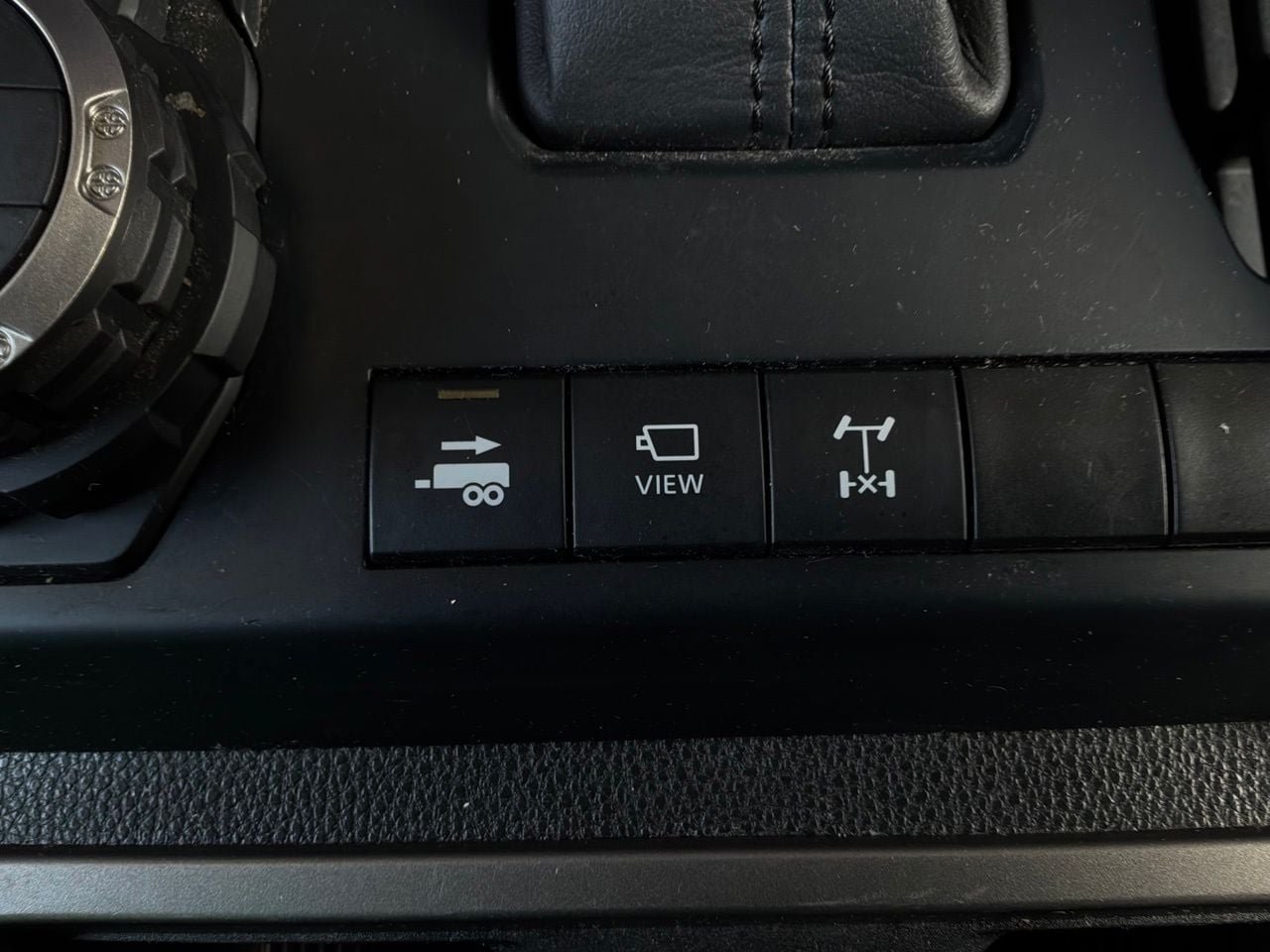 Used 2024 Toyota Tacoma TRD Off-Road w/ TRD Off Road Premium Package AWD/4WD image 28
