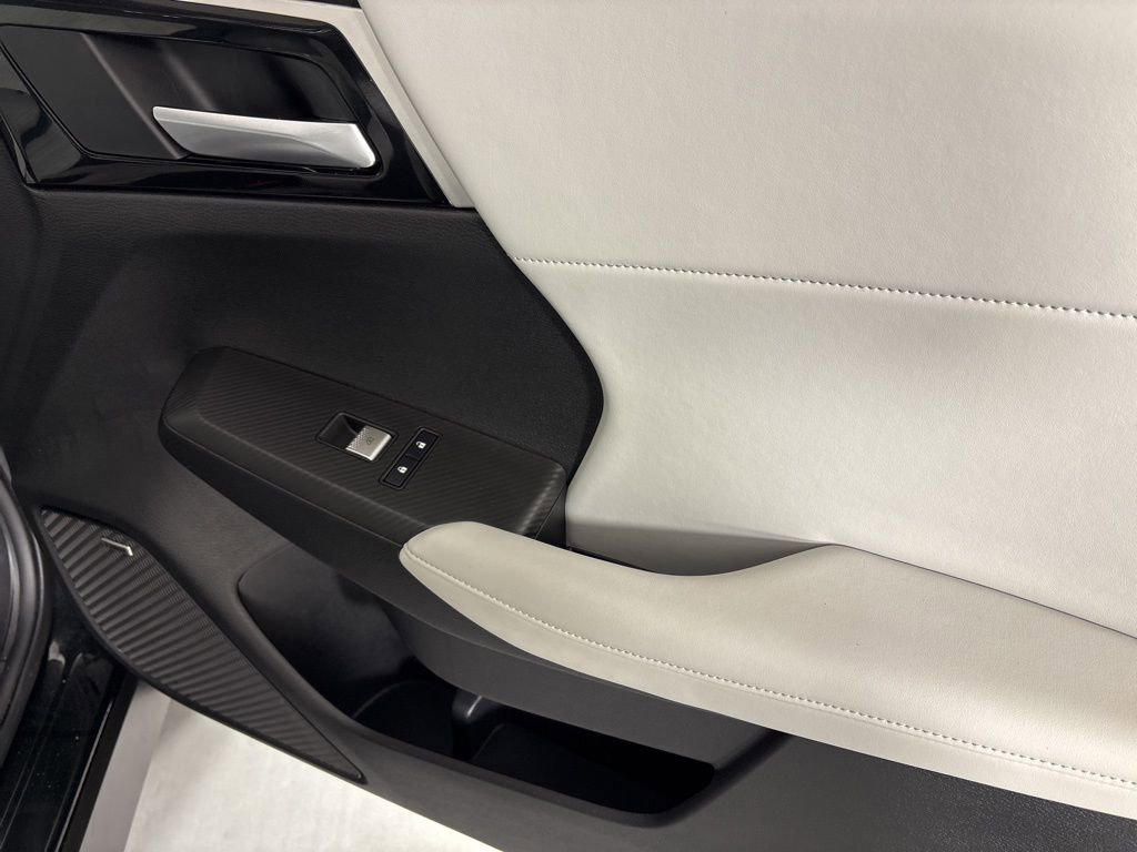 Used 2025 Mitsubishi Outlander SE AWD/4WD image 14