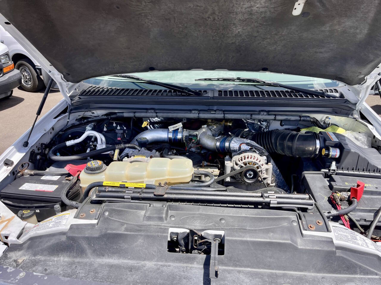 Used 1999 Ford F550 2WD Regular Cab Super Duty image 31