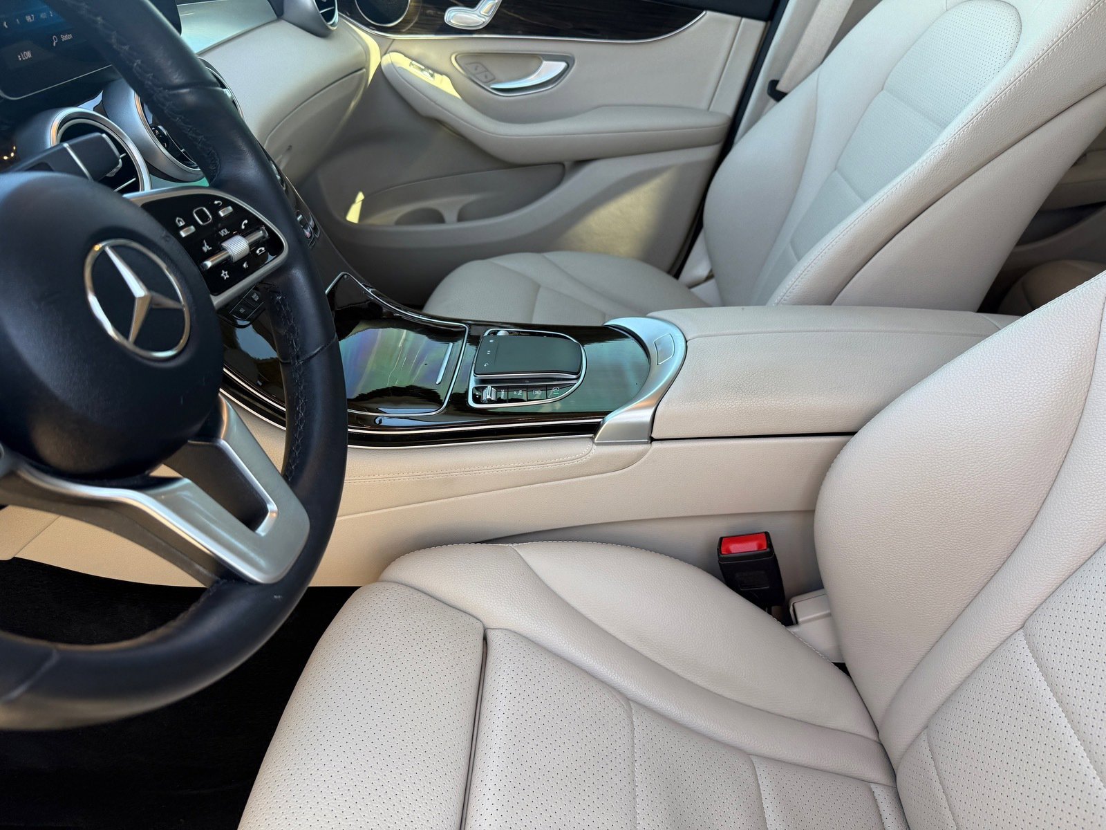 Used 2021 Mercedes-Benz GLC 300 image 23