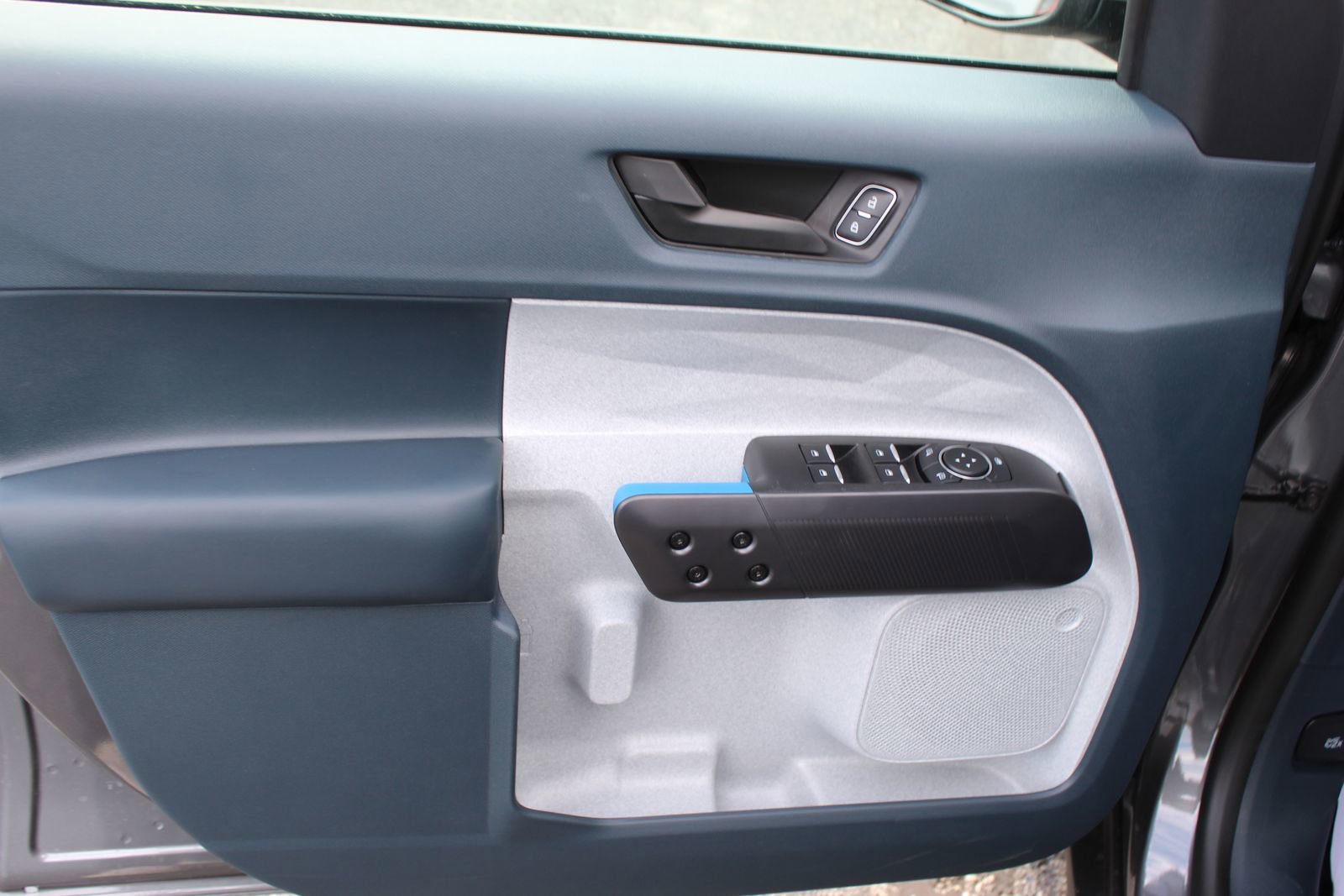 New 2025 Ford Maverick XLT w/ XLT Luxury Package image 17