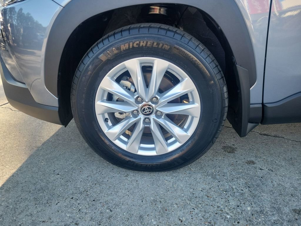 Certified 2025 Toyota Corolla Cross LE image 33