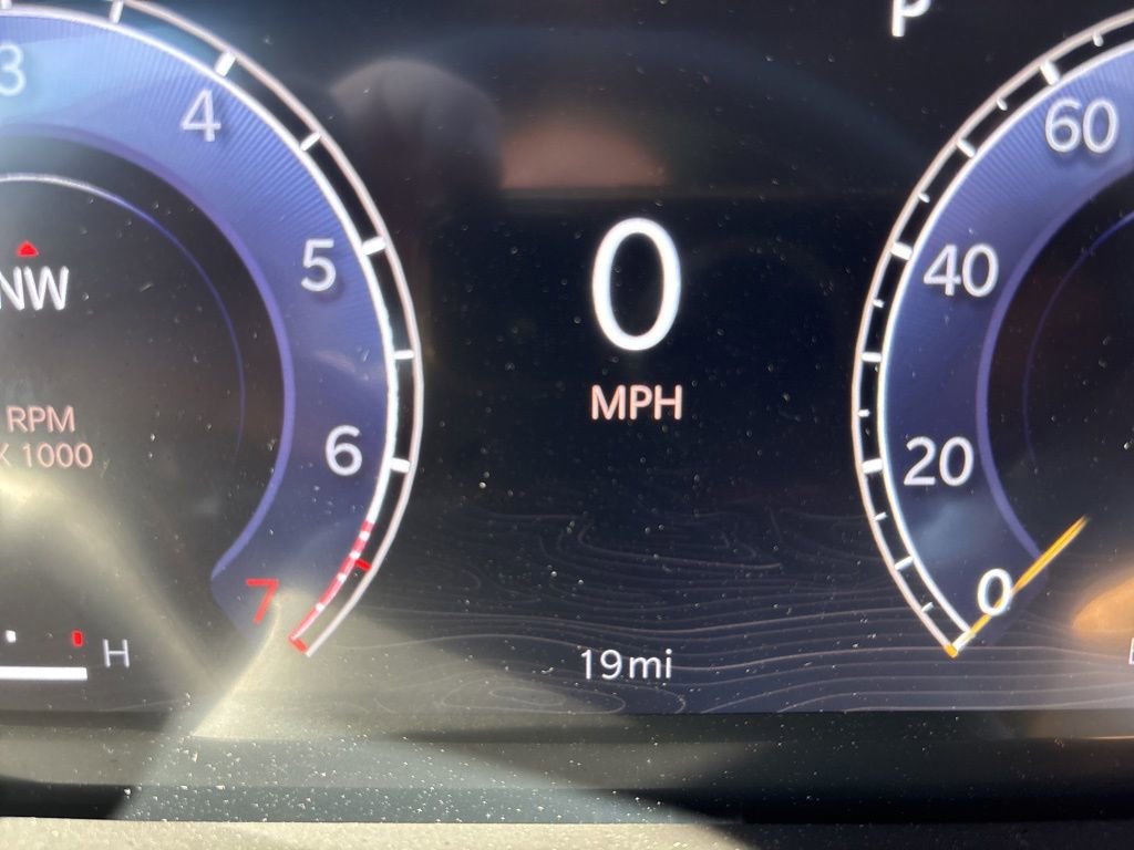 New 2025 Jeep Grand Cherokee L Limited w/ Black Appearance Package image 31