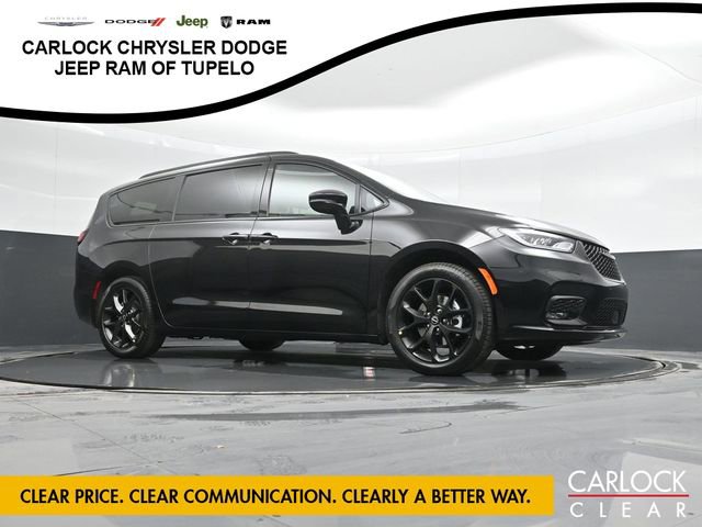 New 2026 Chrysler Pacifica Limited w/ Uconnect Theater Family Group image 48