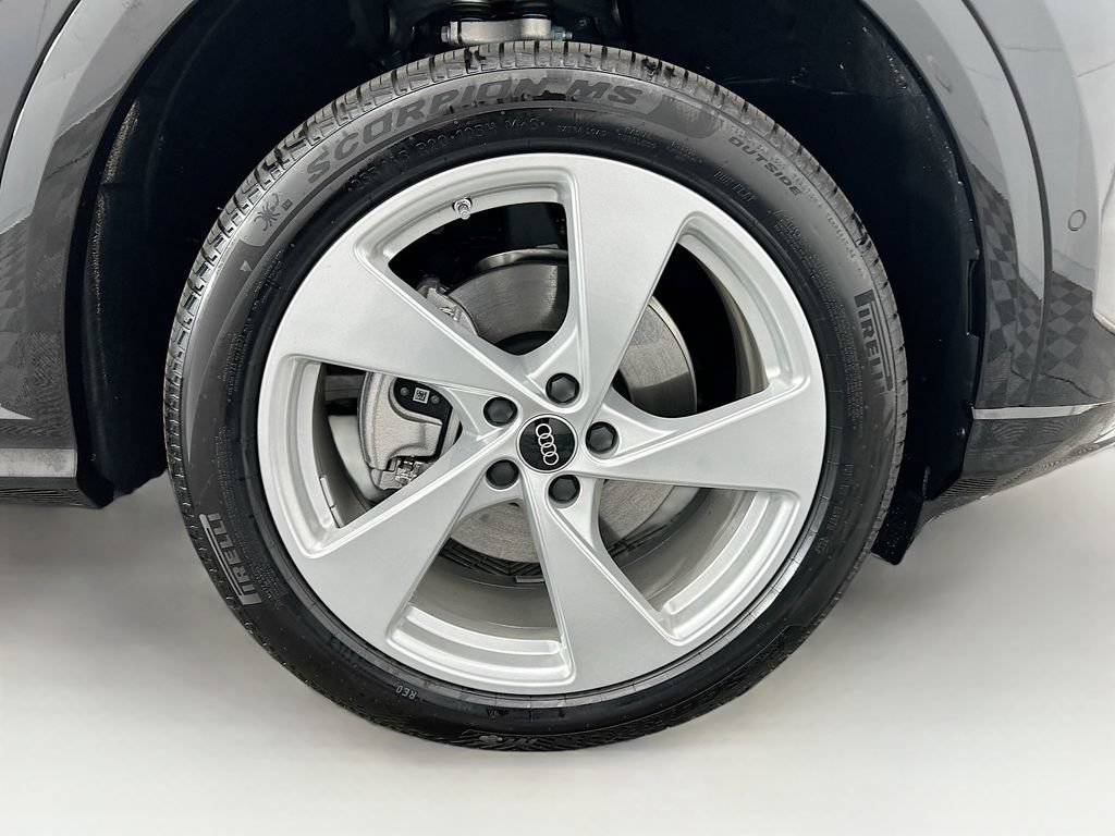 Used 2025 Audi Q5 Premium Plus AWD/4WD image 32