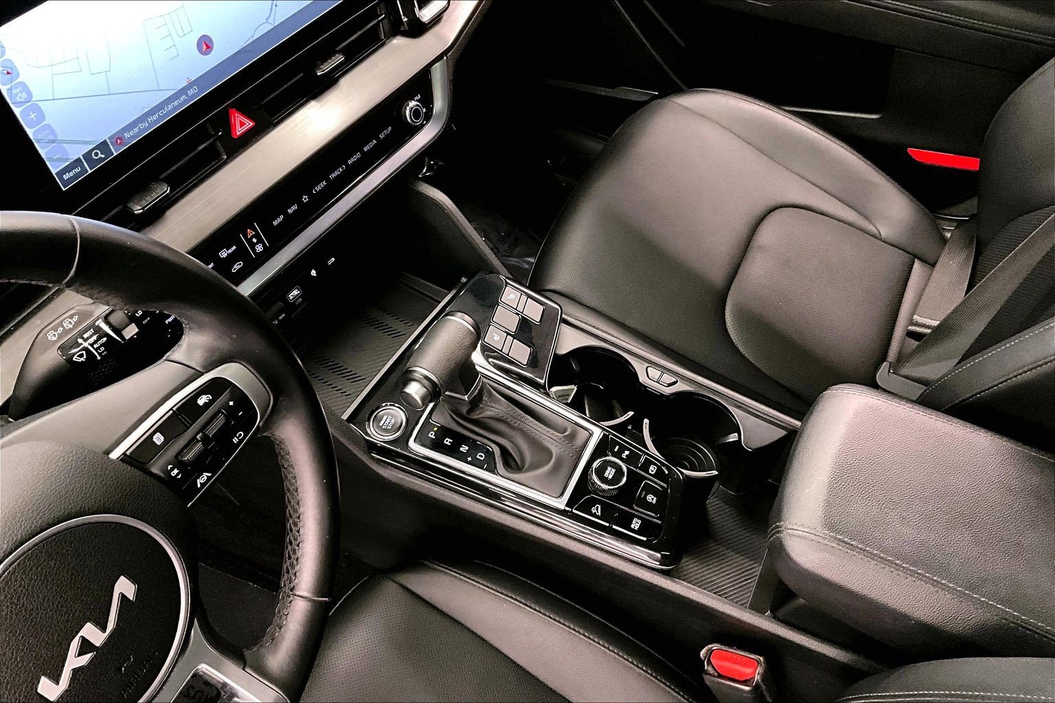 Used 2025 Kia Sportage EX w/ Premium Package FWD image 17