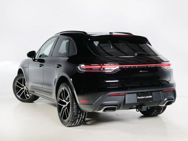 Certified 2026 Porsche Macan AWD/4WD image 3