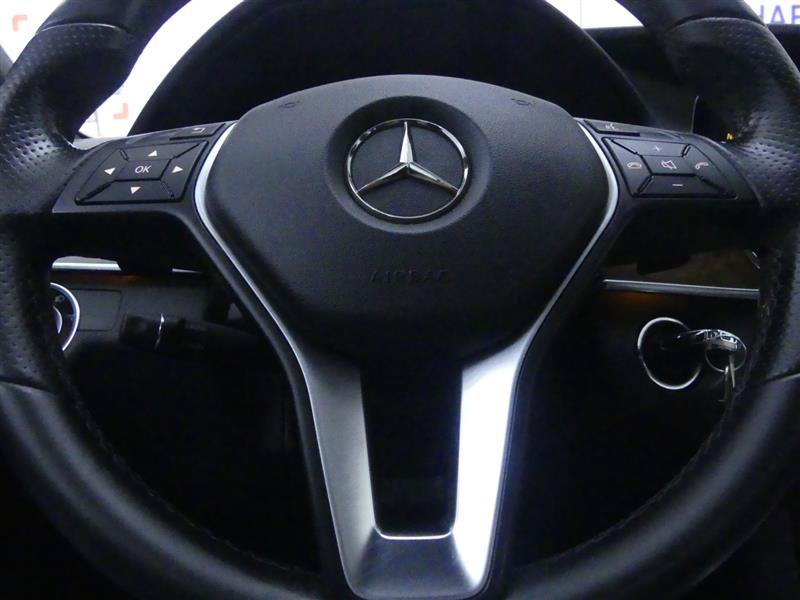 Used 2016 Mercedes-Benz E 350 4MATIC Sedan w/ Premium Package image 16