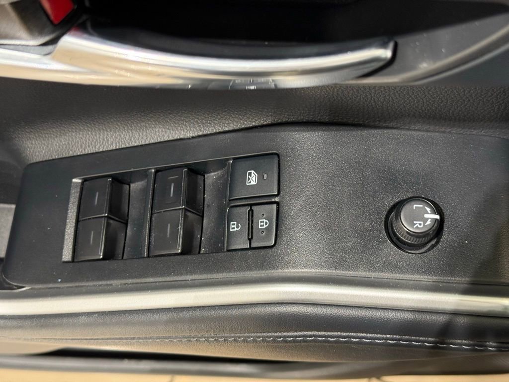 Used 2022 Toyota Highlander XLE image 16