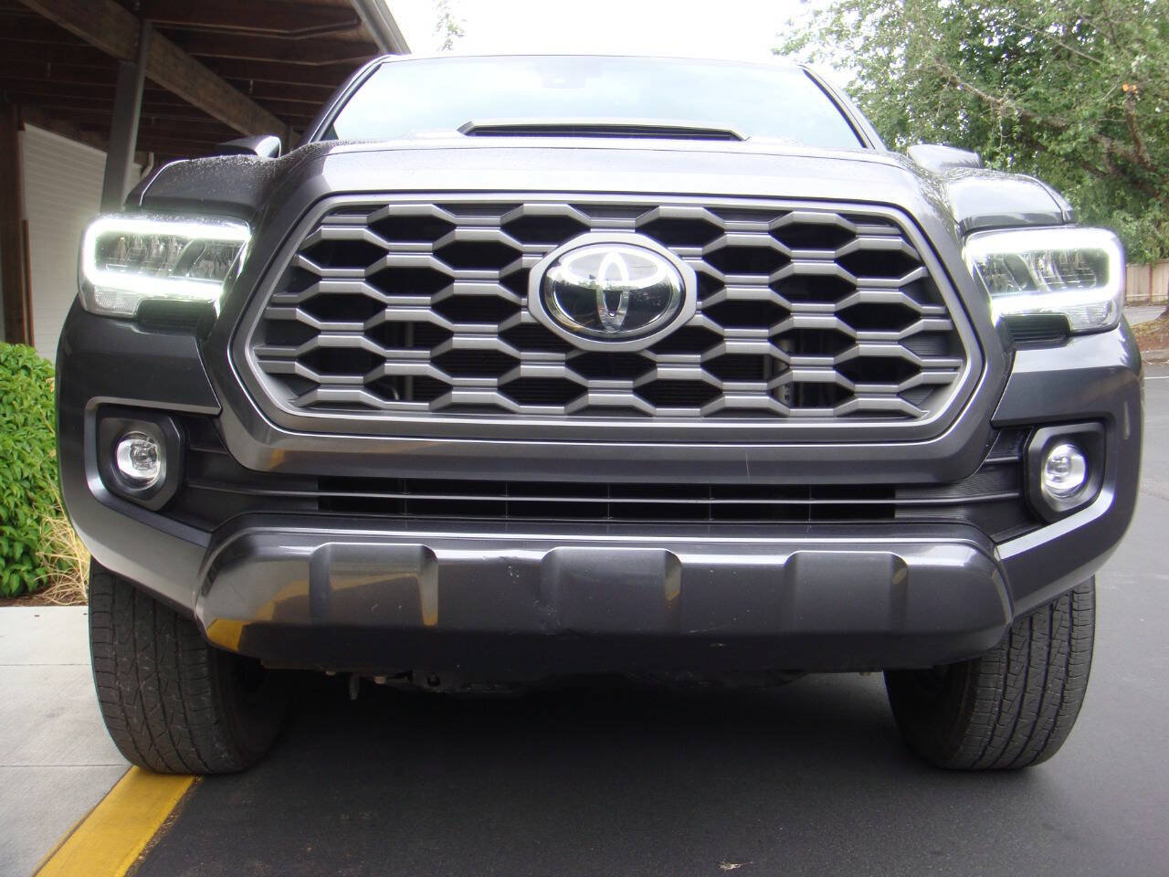 Used 2023 Toyota Tacoma TRD Sport AWD/4WD image 3