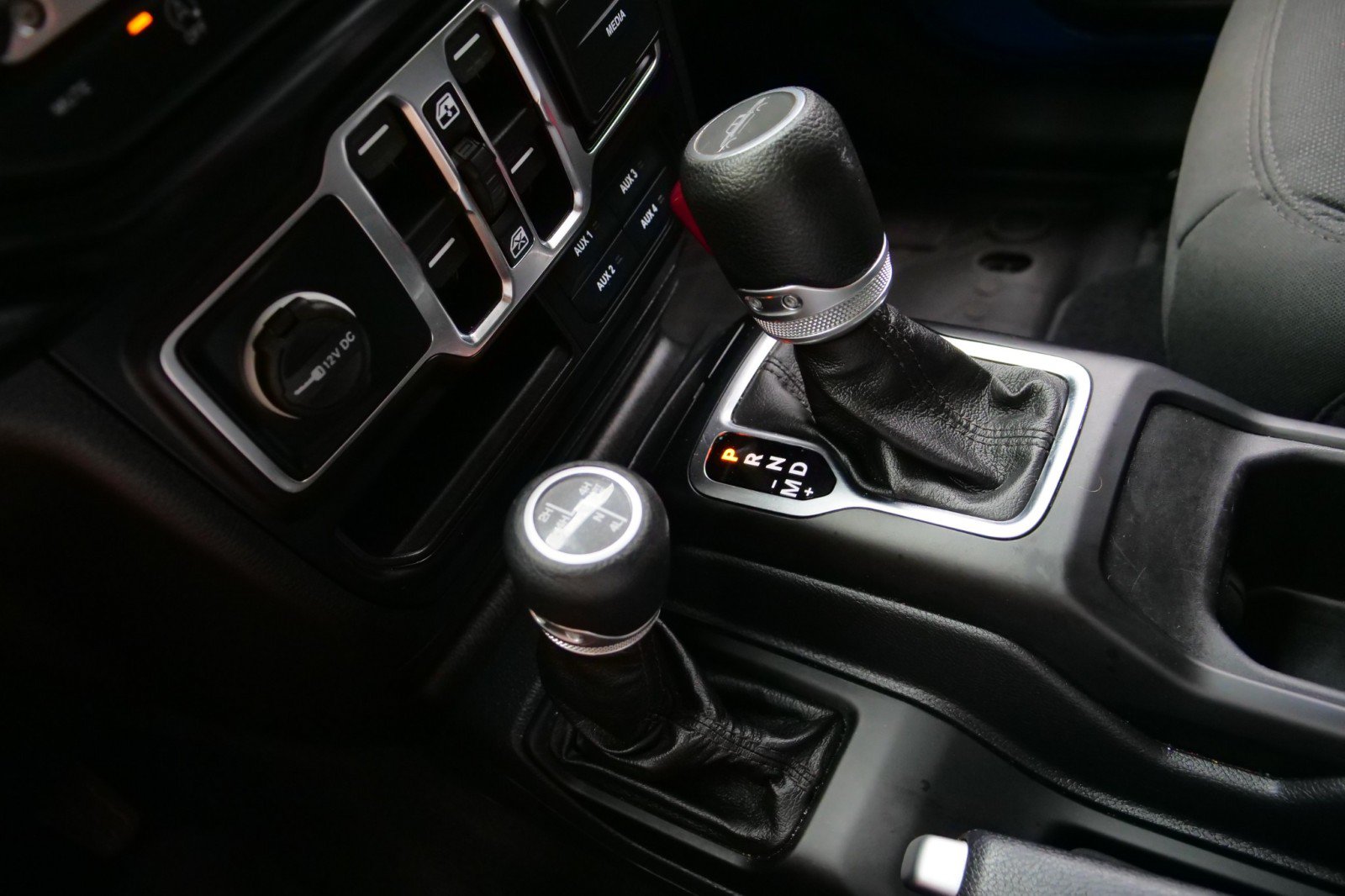 Used 2021 Jeep Gladiator Sport AWD/4WD image 14