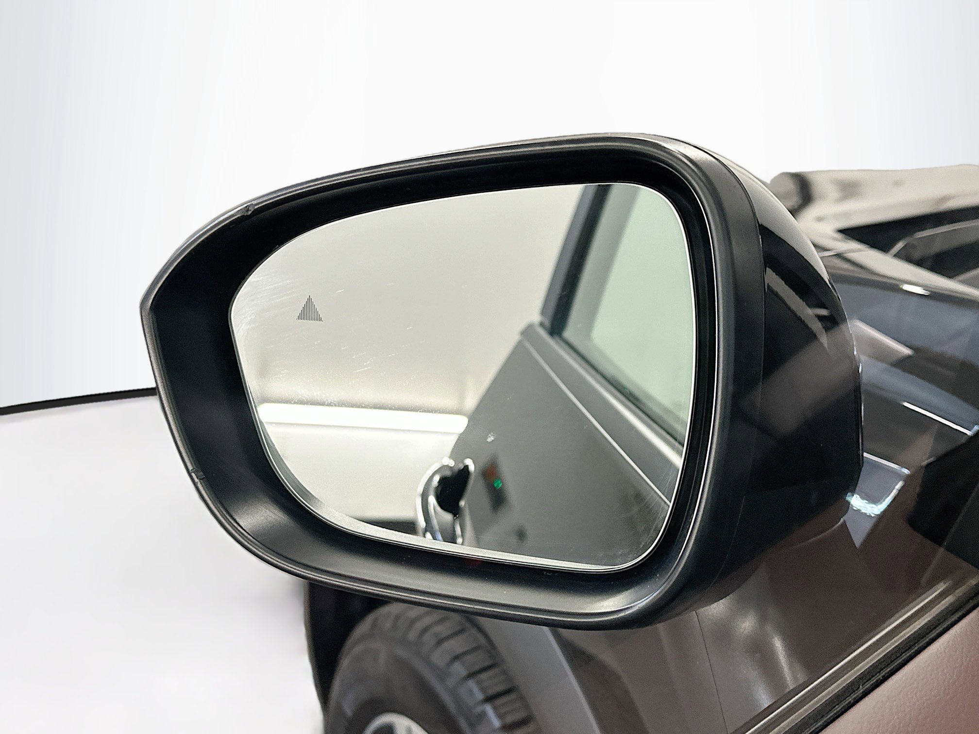 Used 2023 Nissan Rogue SV AWD/4WD image 16
