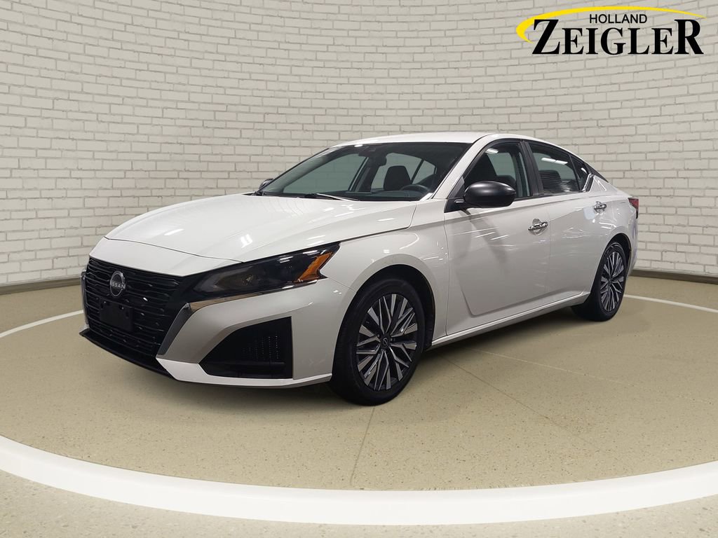 Used 2025 Nissan Altima 2.5 SV FWD video 1