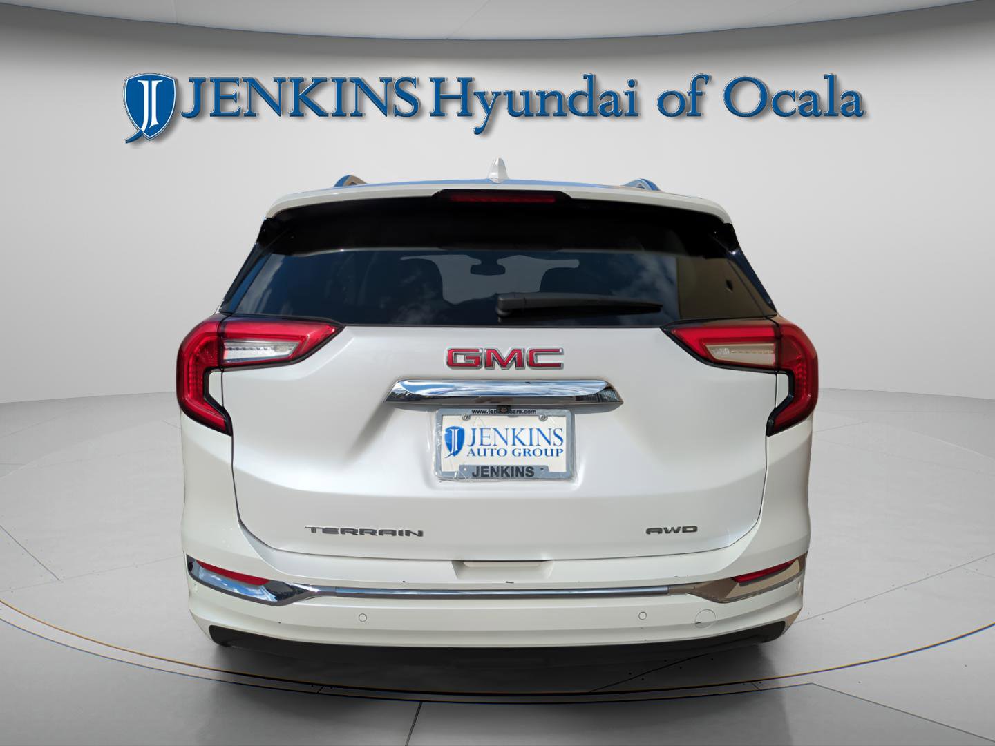 Used 2024 GMC Terrain Denali w/ Denali Premium Package image 4