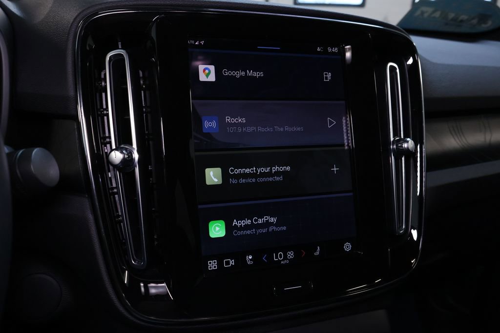 Used 2022 Volvo C40 P8 Recharge Ultimate image 31