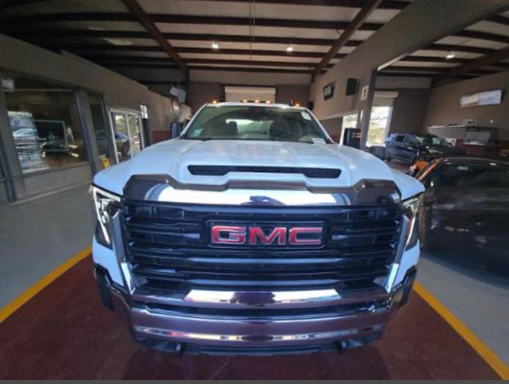 Used 2024 GMC Sierra 2500 Pro image 2
